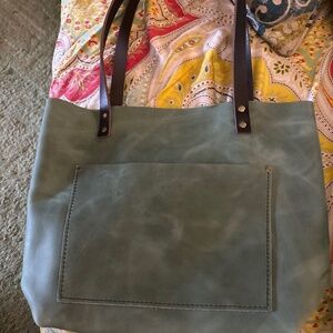 Portland Leather tote - light green